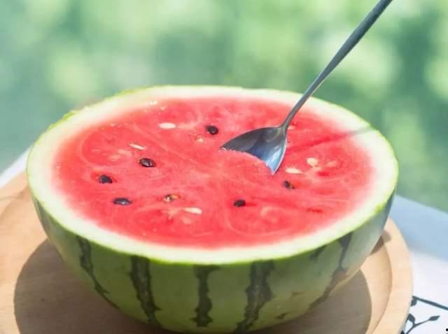 开 心吃 瓜,畅享生活乐趣